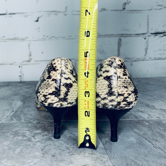 COPY - Michael Kors Trisha Gen. Snake Skin Kitten Heel - Picture 5 of 8
